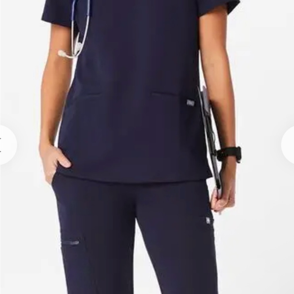 Figs Casma Navy Scrub Top Medium - Picture 2 of 9
